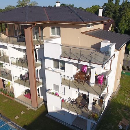 Laguna Beach Apartmanok Siofok Ngoại thất bức ảnh