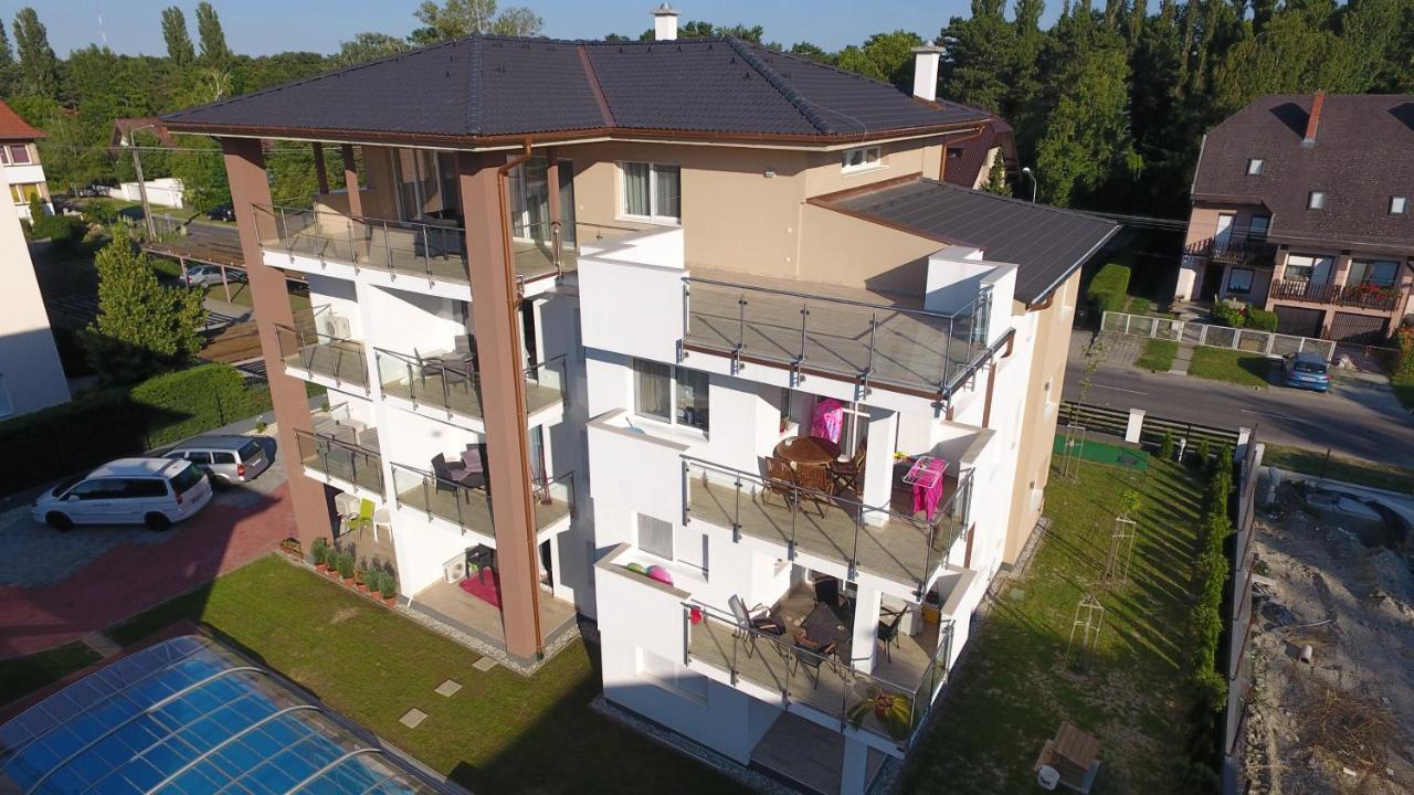 Laguna Beach Apartmanok Siofok Ngoại thất bức ảnh