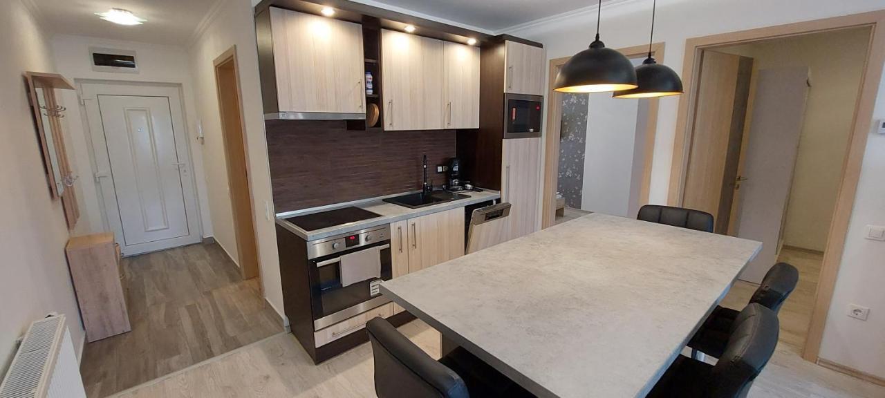 Laguna Beach Apartmanok Siofok Ngoại thất bức ảnh