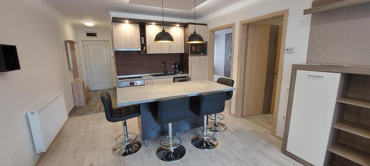 Laguna Beach Apartmanok Siofok Ngoại thất bức ảnh