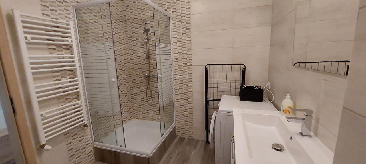 Laguna Beach Apartmanok Siofok Ngoại thất bức ảnh