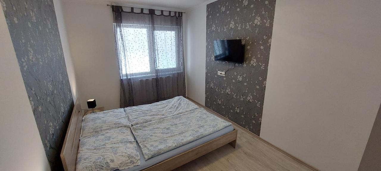 Laguna Beach Apartmanok Siofok Ngoại thất bức ảnh