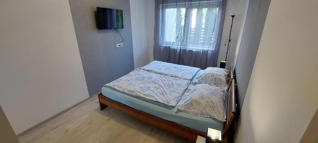 Laguna Beach Apartmanok Siofok Ngoại thất bức ảnh