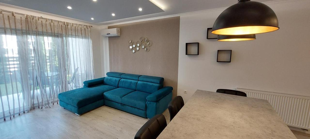 Laguna Beach Apartmanok Siofok Ngoại thất bức ảnh