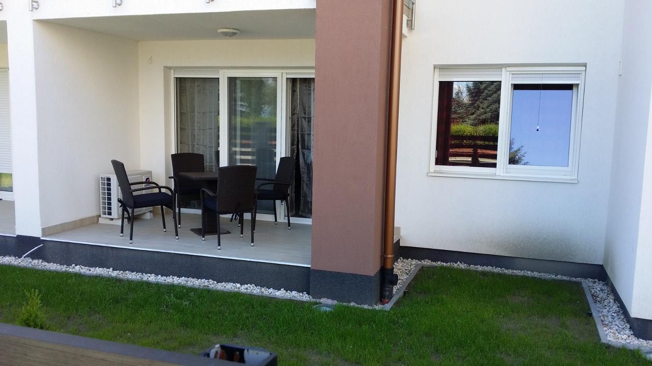 Laguna Beach Apartmanok Siofok Ngoại thất bức ảnh