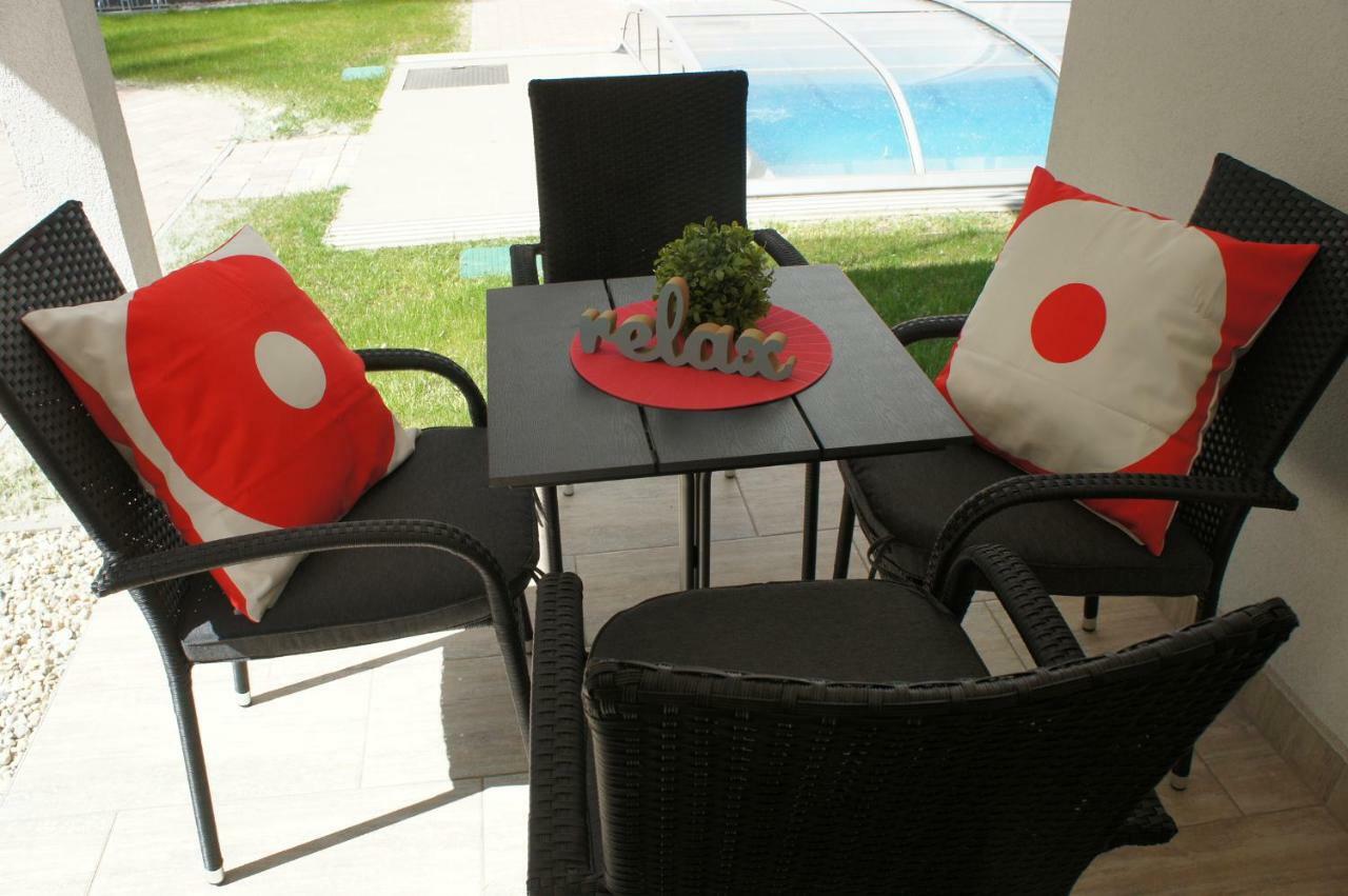 Laguna Beach Apartmanok Siofok Ngoại thất bức ảnh