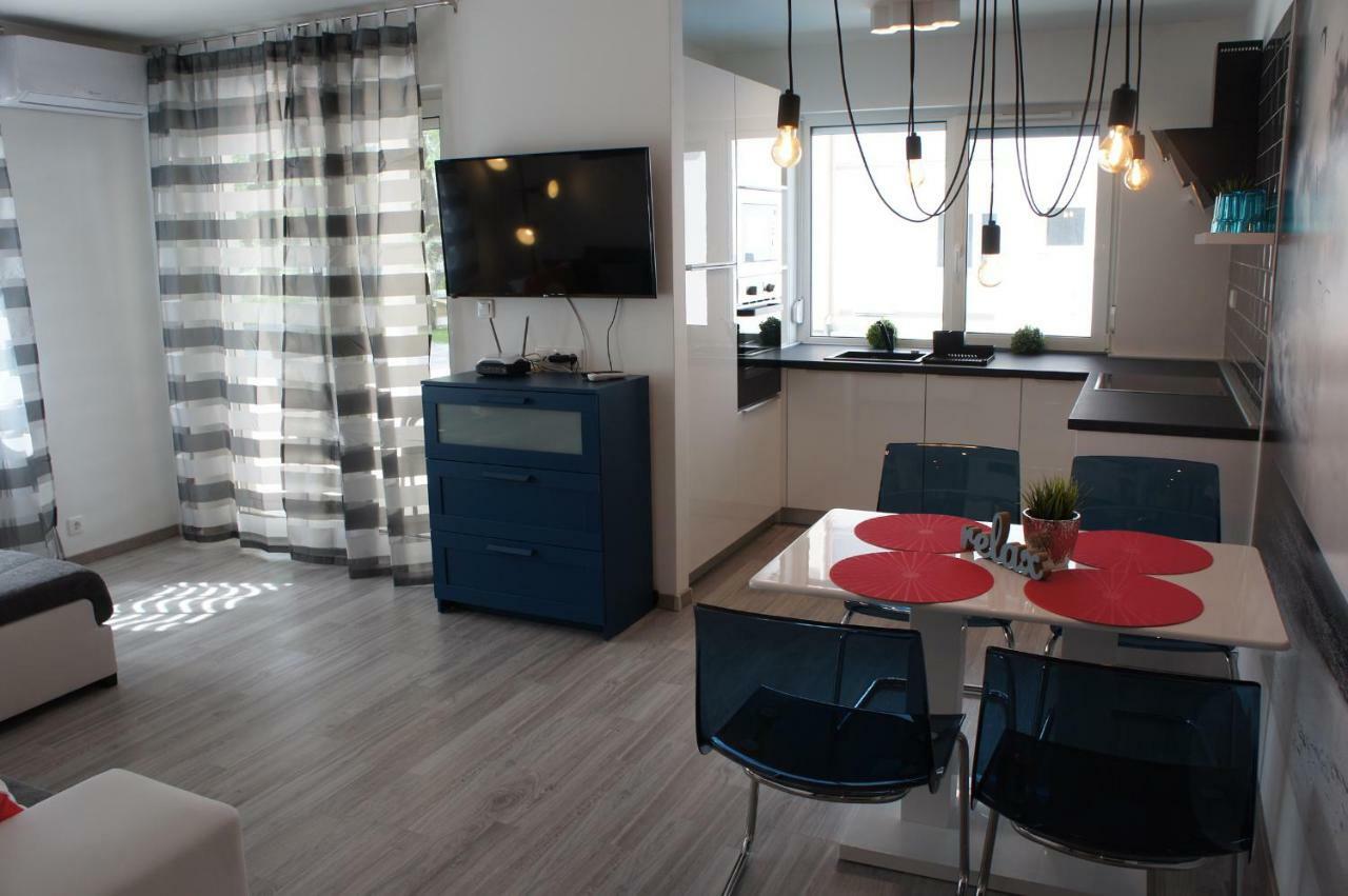 Laguna Beach Apartmanok Siofok Ngoại thất bức ảnh