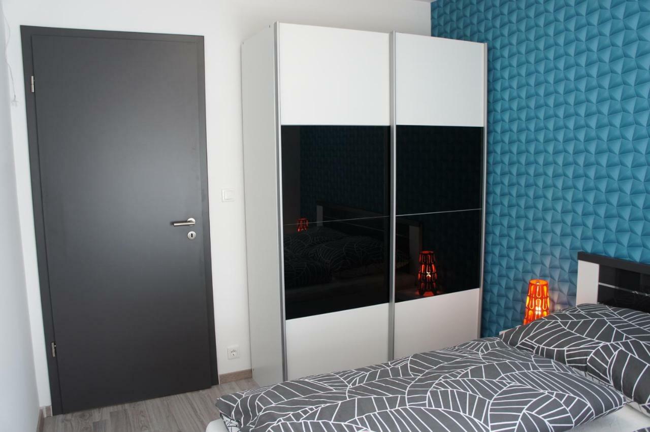 Laguna Beach Apartmanok Siofok Ngoại thất bức ảnh