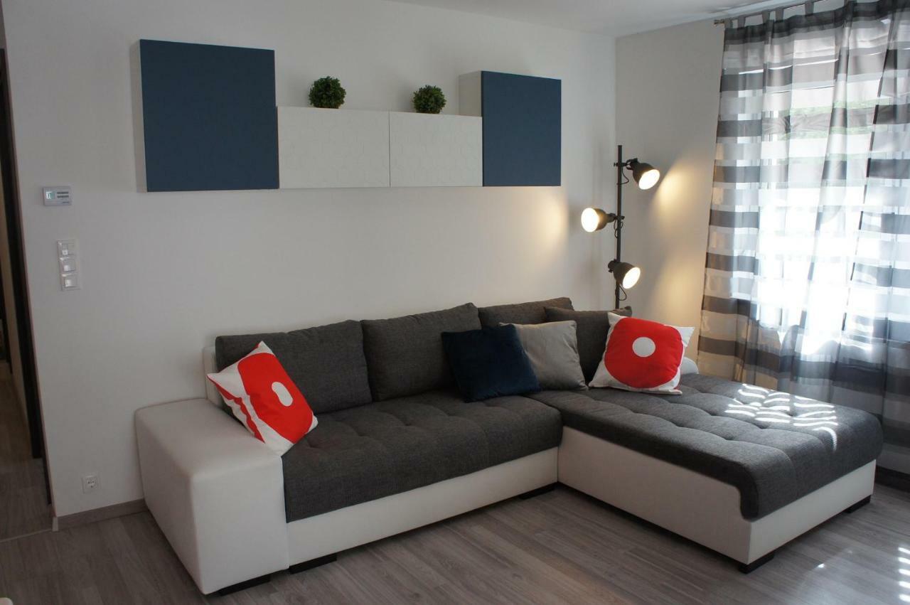 Laguna Beach Apartmanok Siofok Ngoại thất bức ảnh