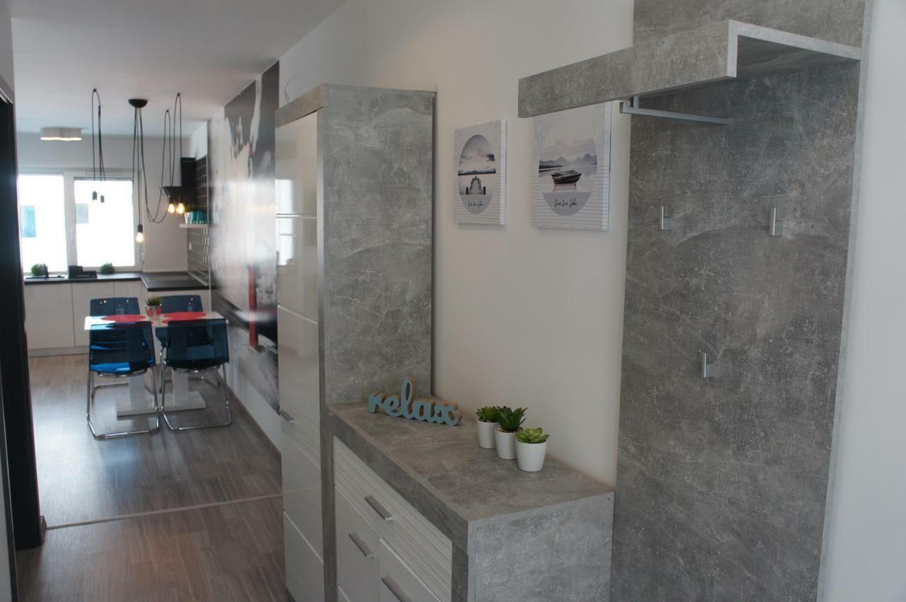 Laguna Beach Apartmanok Siofok Ngoại thất bức ảnh